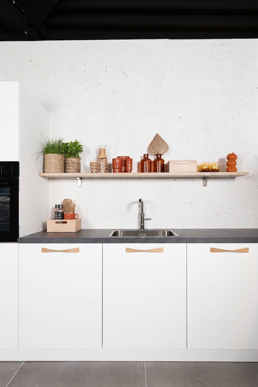 witte keuken met antraciet blad