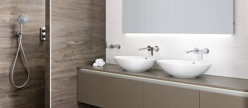 Ongekend Een badkamer met een schuine muur: help! | Grando Keukens JW-71